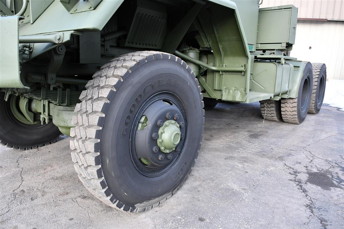 M818 5th Wheel Tractor 6x6 Cummins NHC250 Diesel Engine